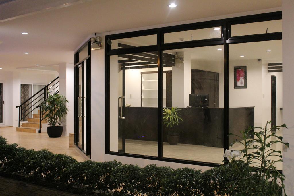 Be-Ing Suites Davao City Exteriör bild