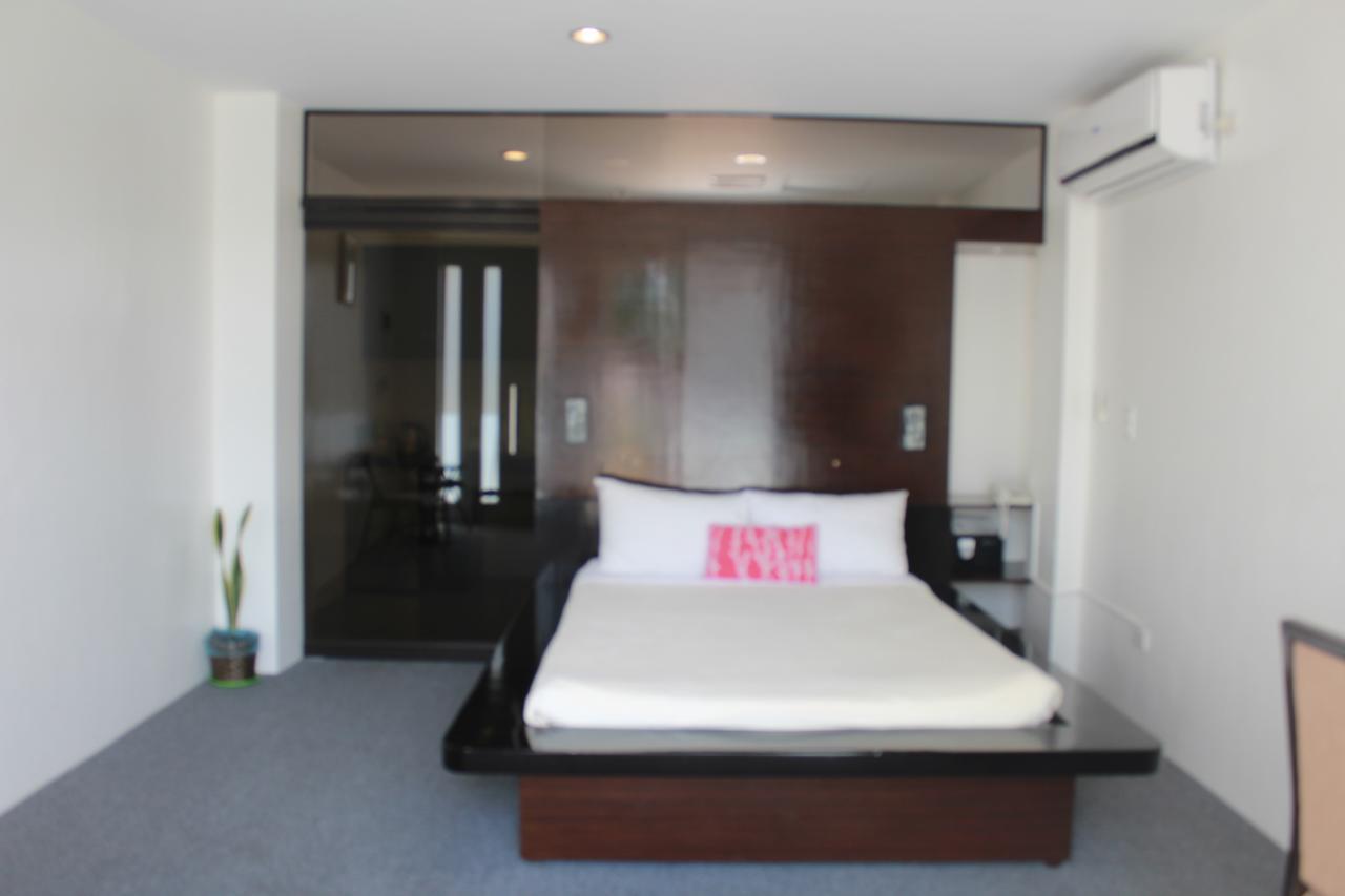 Be-Ing Suites Davao City Exteriör bild