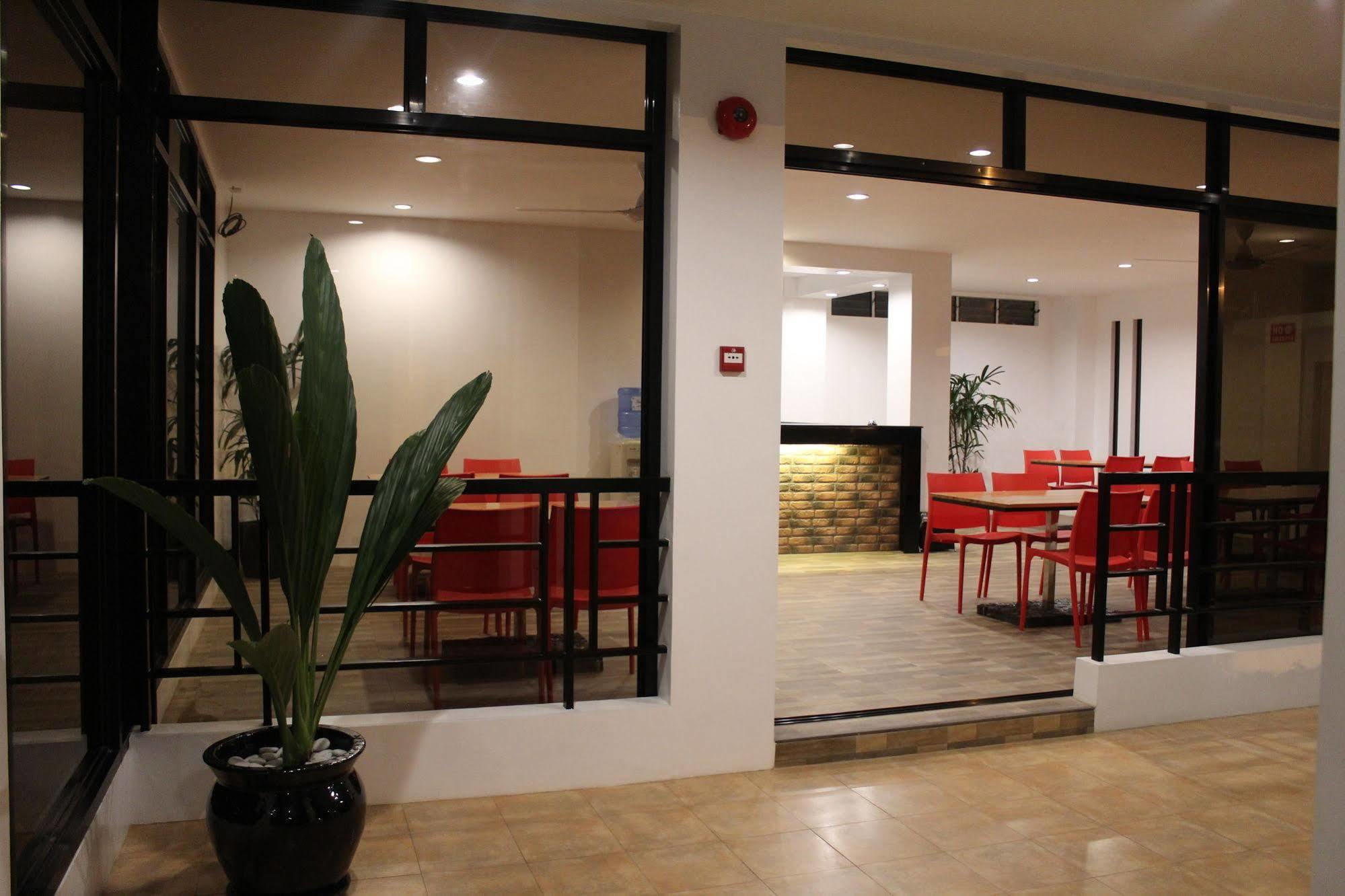 Be-Ing Suites Davao City Exteriör bild