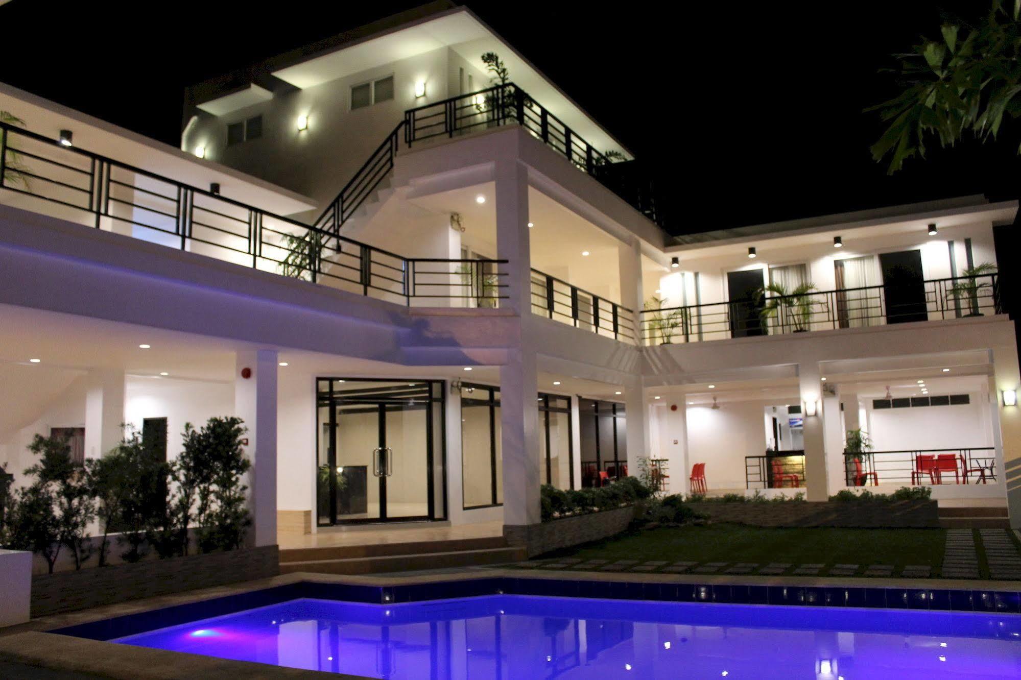 Be-Ing Suites Davao City Exteriör bild