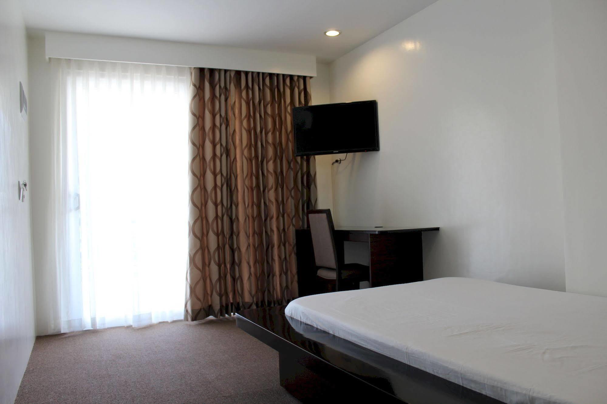 Be-Ing Suites Davao City Exteriör bild