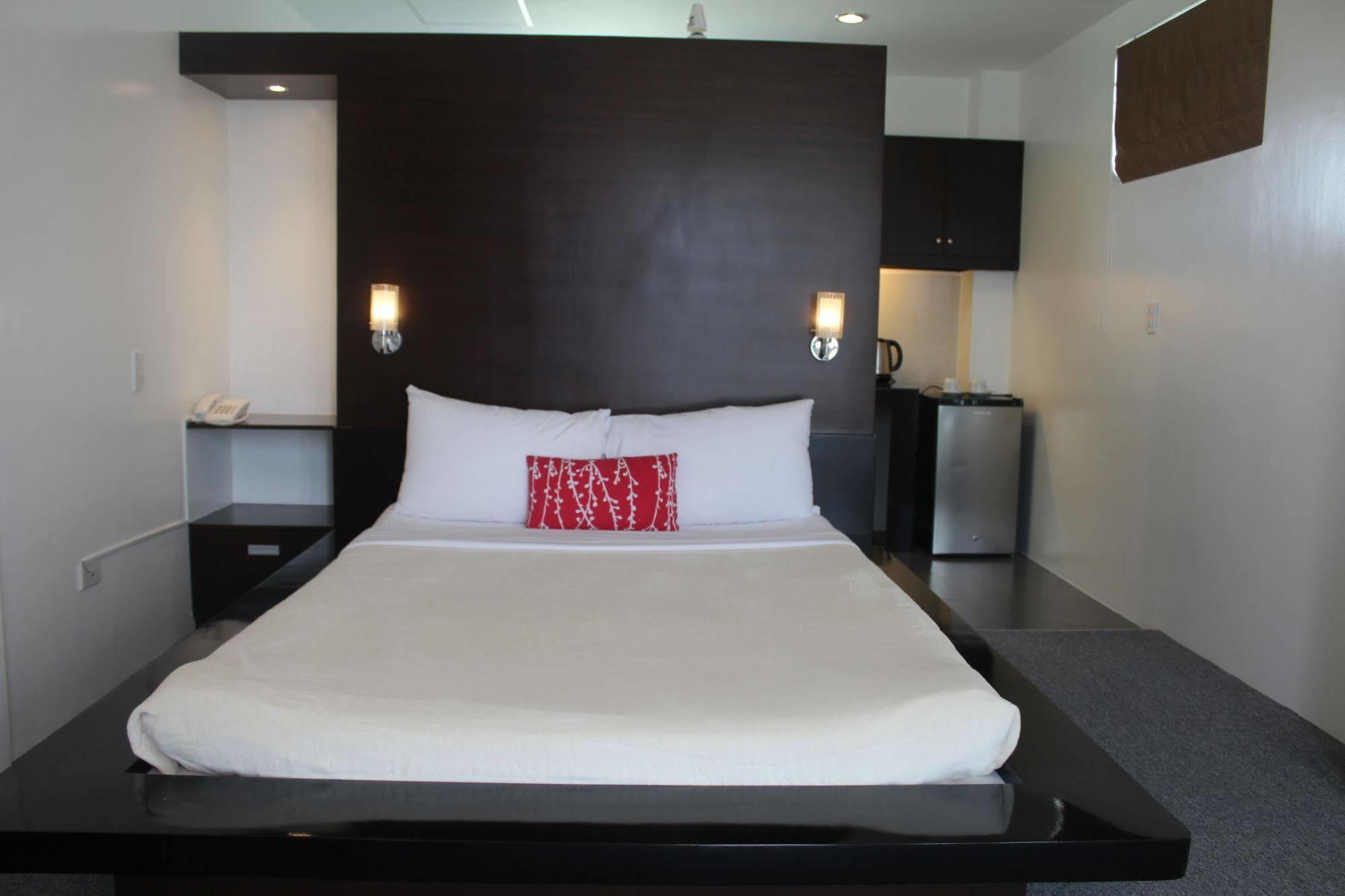 Be-Ing Suites Davao City Exteriör bild