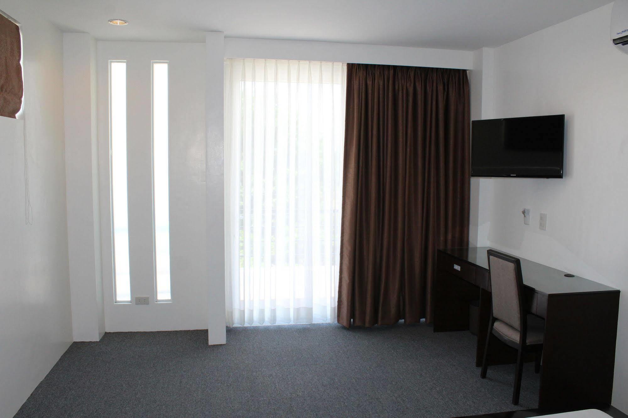 Be-Ing Suites Davao City Exteriör bild